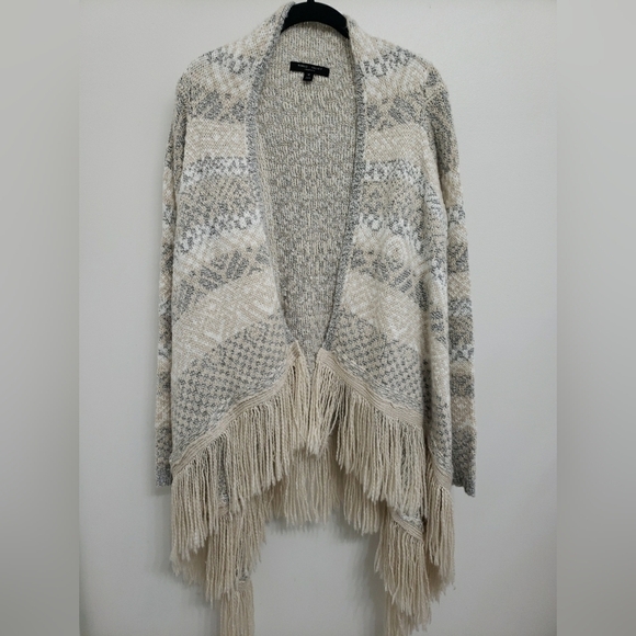 Romeo & Juliet Couture Anthropologie Long Sleeve Open Fringe Sweater Sz M - Picture 2 of 7